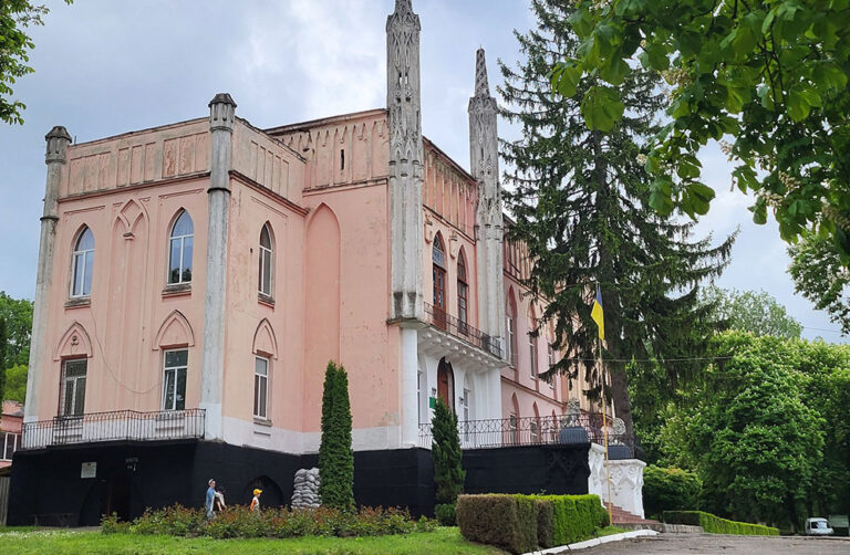 Палац Вітославських-Львових у Чорнятині