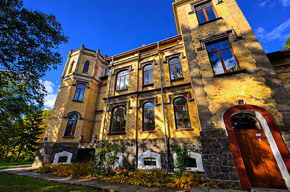 Комплекс садиби адмірала Чихачова, Митки